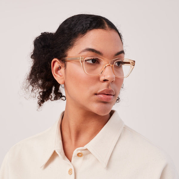 GRACIA_SPECTACLES_APRICOT__220_2_2b1f4b6e-81f7-4d79-a68e-9658ff364c80.jpg