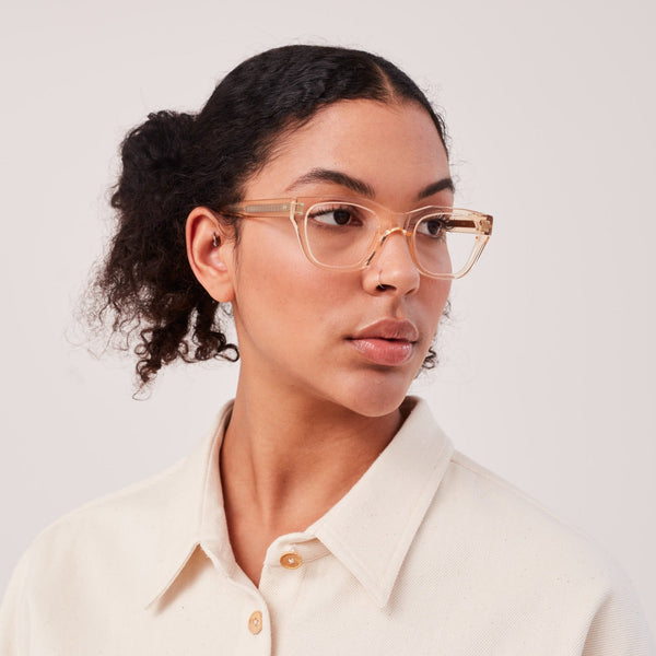 GRACIA_SPECTACLES_APRICOT__220_2_f488a7c4-2182-41d4-b06d-d7e4f5774a86.jpg
