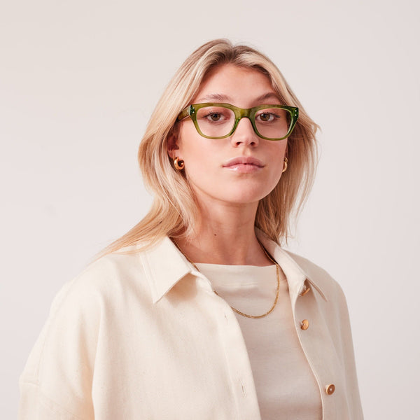 GRACIA_SPECTACLES_BOTTLEGREEN__220.jpg