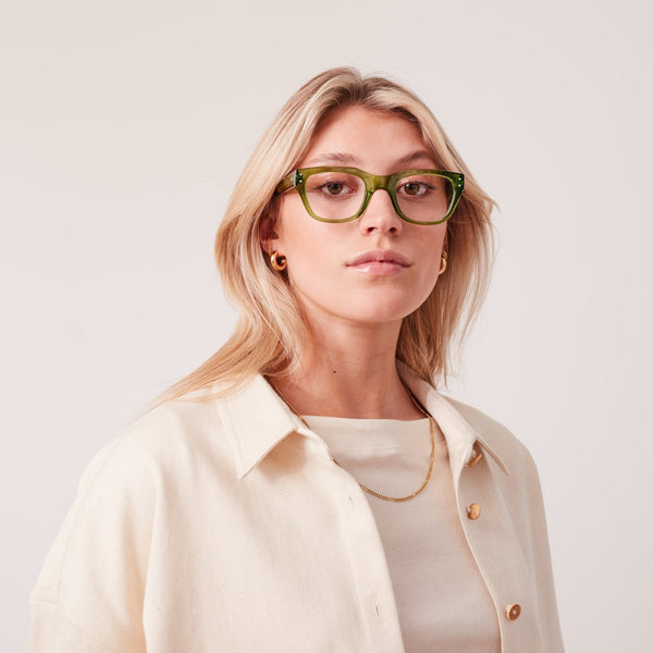 GRACIA_SPECTACLES_BOTTLEGREEN__220_1670abf3-4fda-4654-899e-00041e985cf2.jpg