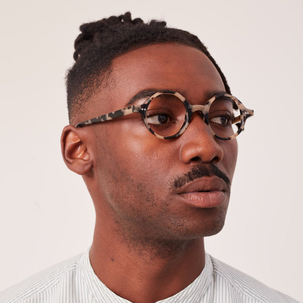 LOKKA_SPECS_WHITETORTOISE__220_e570b2e9-c8cf-49cf-8914-22a24393d14a.jpg